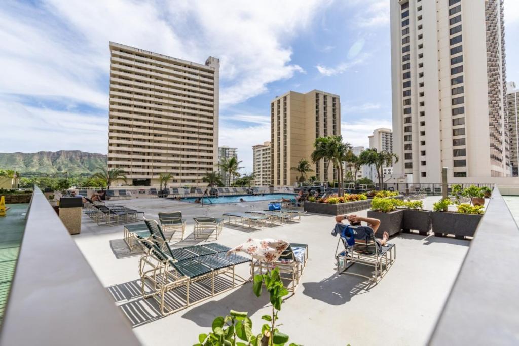 Apartamento Waikiki Banyan W-Ocean Views With Free Parking! Honolulu Exterior foto