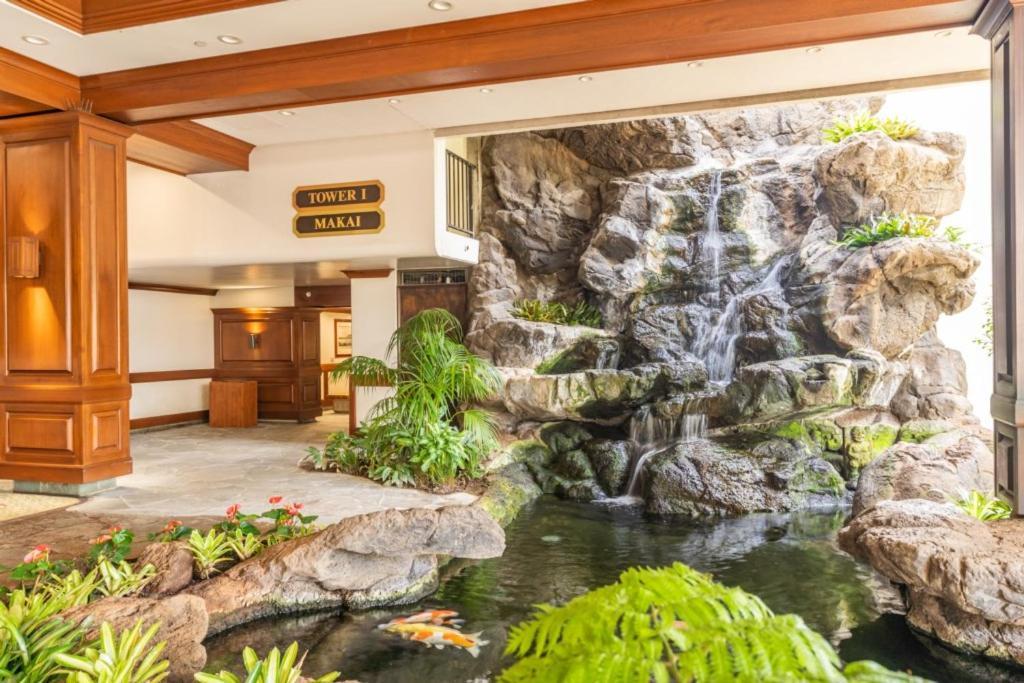 Apartamento Waikiki Banyan W-Ocean Views With Free Parking! Honolulu Exterior foto