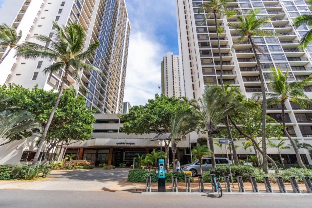 Apartamento Waikiki Banyan W-Ocean Views With Free Parking! Honolulu Exterior foto