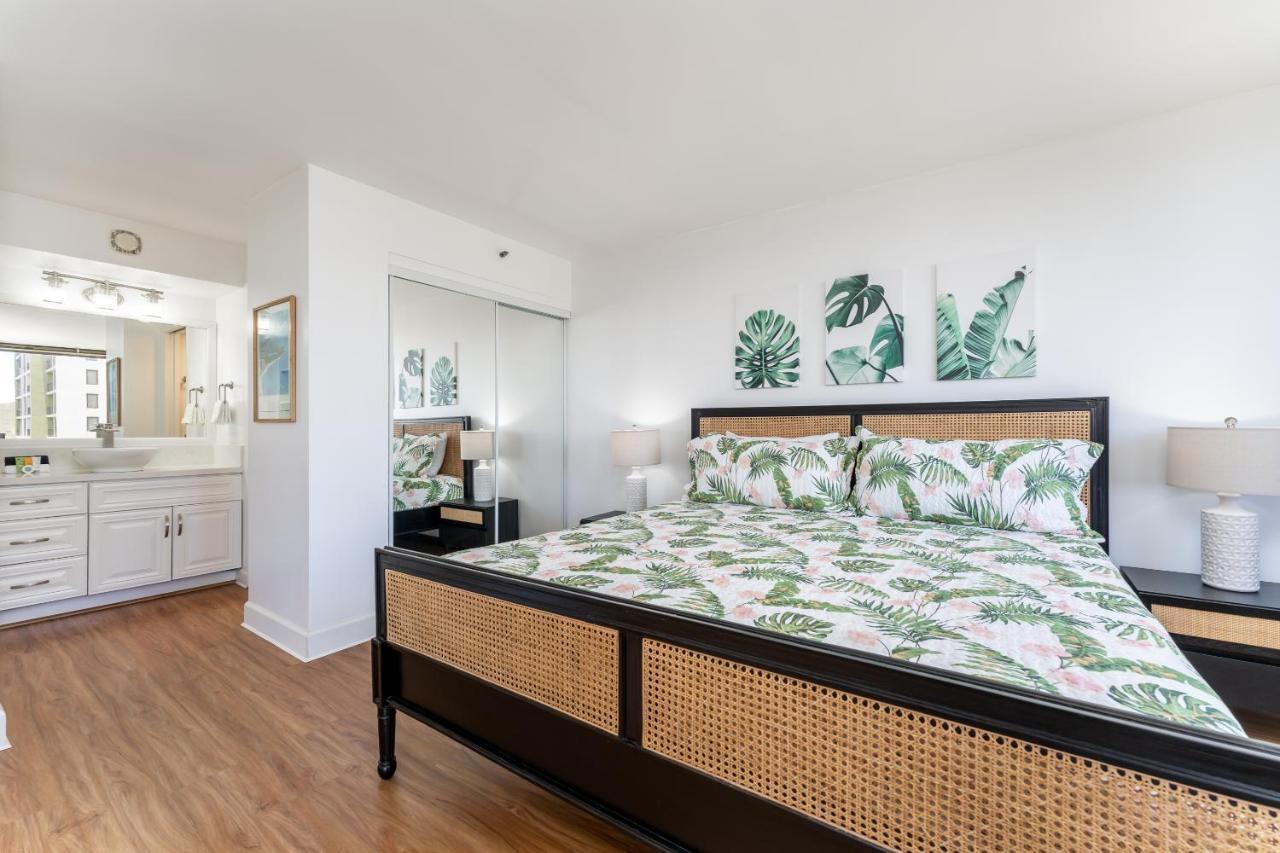 Apartamento Waikiki Banyan W-Ocean Views With Free Parking! Honolulu Exterior foto