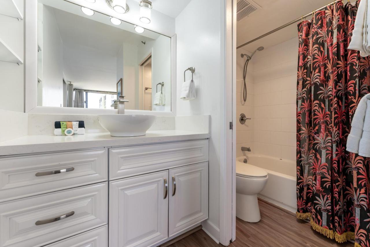 Apartamento Waikiki Banyan W-Ocean Views With Free Parking! Honolulu Exterior foto
