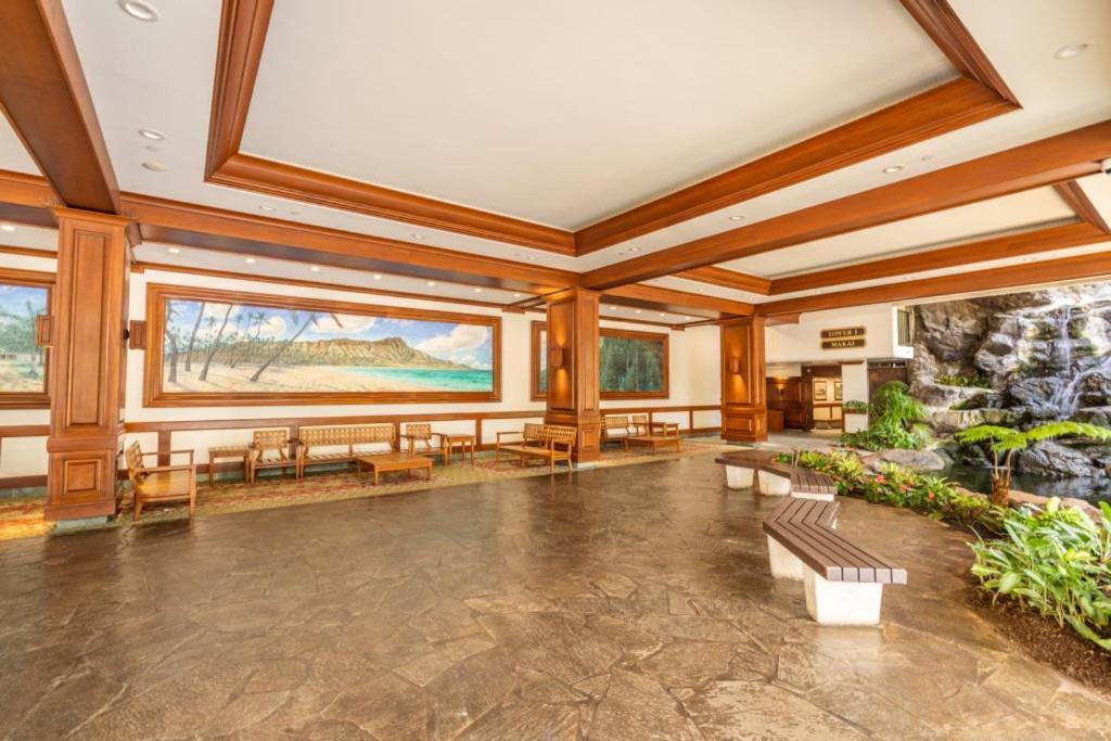 Apartamento Waikiki Banyan W-Ocean Views With Free Parking! Honolulu Exterior foto