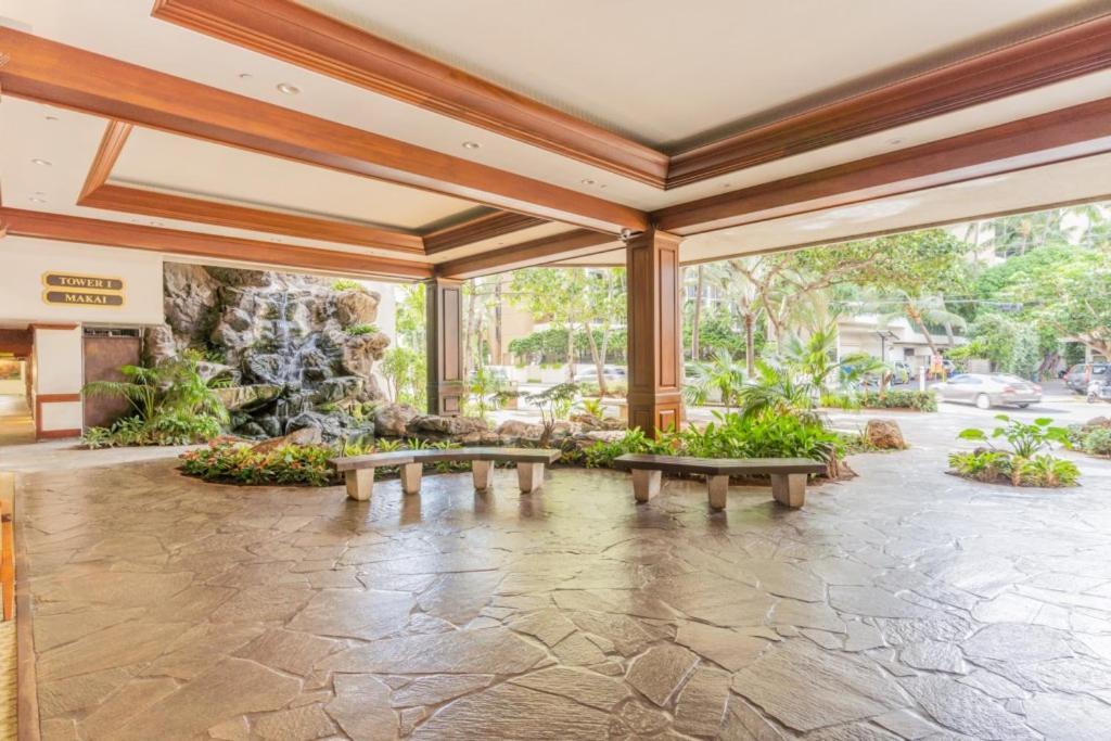 Apartamento Waikiki Banyan W-Ocean Views With Free Parking! Honolulu Exterior foto
